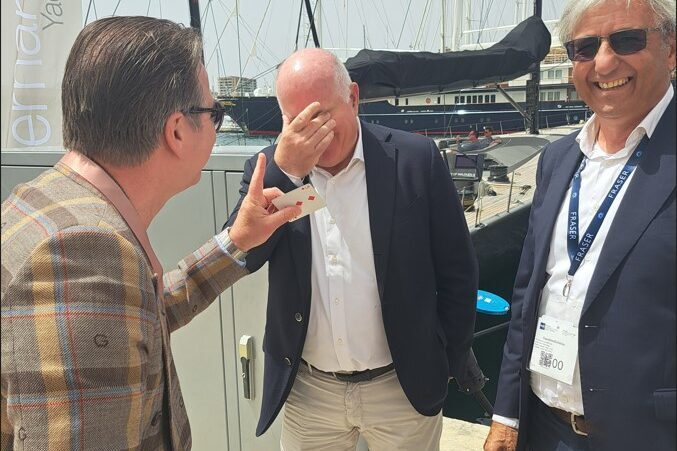 Richard Stooker, luxury yacht magician