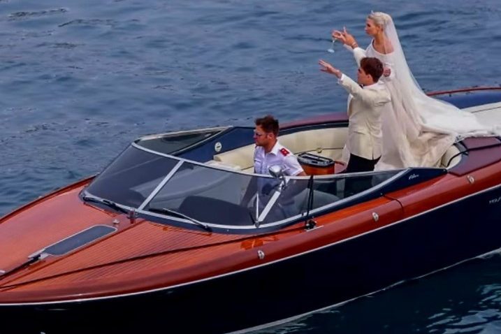 Wedding entertainment by the Millionaire Magician