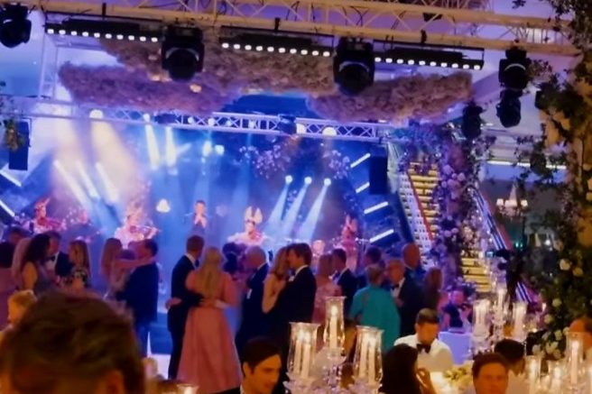 The Millionaire Magician at a luxury wedding